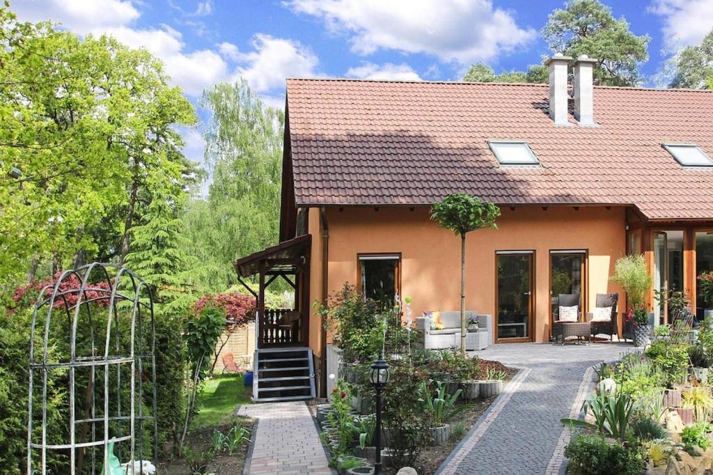 Willa Semi-Detached House, Schonwalde Siedlung Schonwalde Zewnętrze zdjęcie